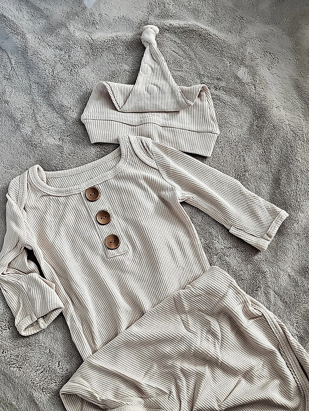 Caden Lane Bamboo Baby Knot Gown & Hat Set Cream